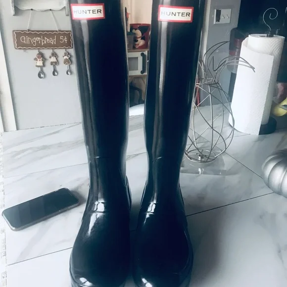 Hunter Black Women's Rain Boots - Picture 4 of 11